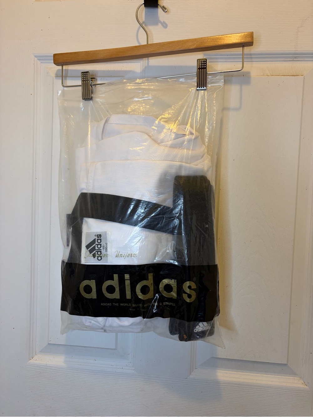 adidas White Men’s Taekwondo Champion Dobok Uniform 105 cm